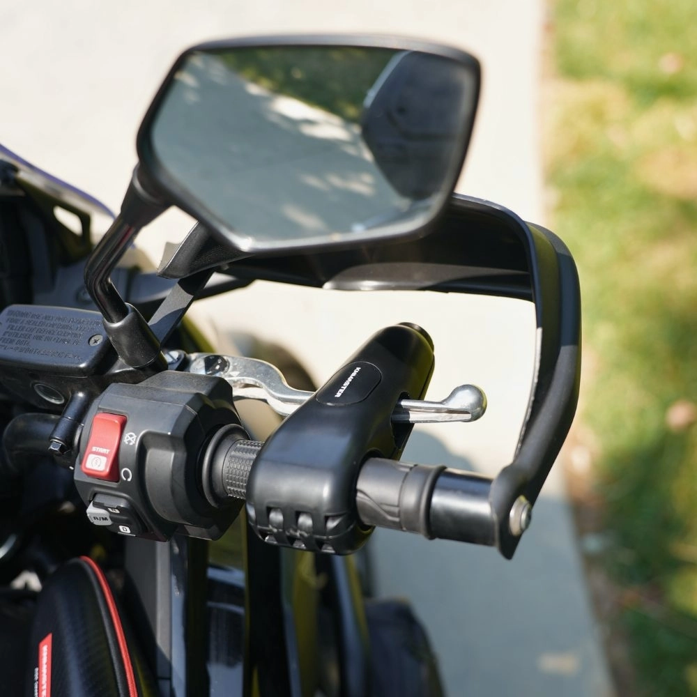 resimler/genel/Knmaster GL150 Alarmlı Motosiklet Elcik Manet Fren Kilidi