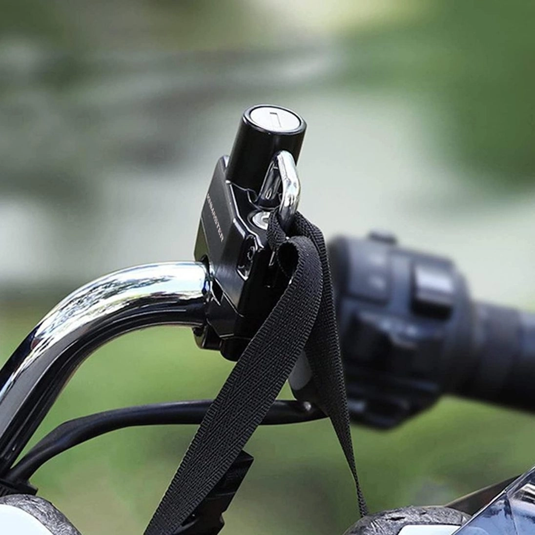 resimler/genel/Knmaster Evrensel Motosiklet Kask Kilidi 22-26 mm Siyah 